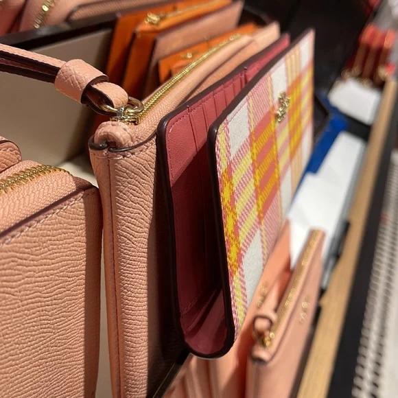 Coach Slim Wallet With Garden Plaid Print
IM/Taffy Multi NWT - Picture 3 of 16